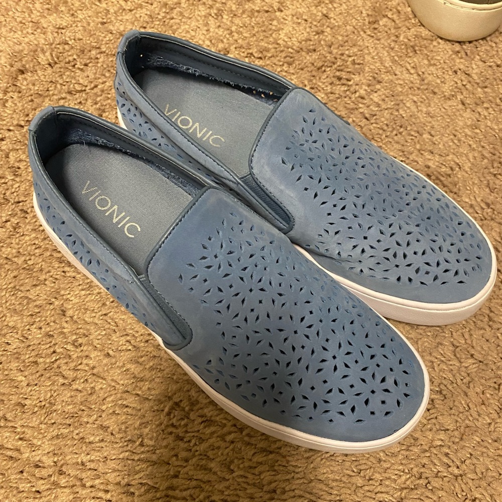 Vionic midi sneakers. Great condition.